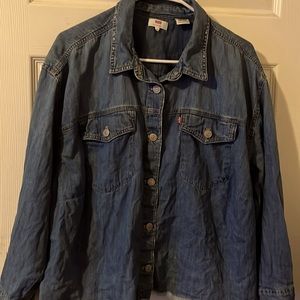 Levi’s crop to long sleeve shirt size 1x